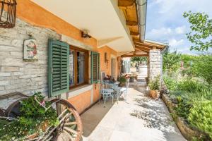 Balkón alebo terasa v ubytovaní Beautiful villa Loreta with private pool near Pula and Rovinj