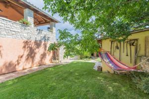 Vonkajšia záhrada v ubytovaní Beautiful villa Loreta with private pool near Pula and Rovinj
