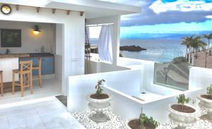 a rendering of a house with a view of the ocean at Rok Plaza in Alcalá