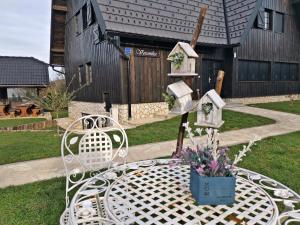Vonkajšia záhrada v ubytovaní Plitvice Luxury Etno Garden