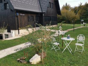 Vonkajšia záhrada v ubytovaní Plitvice Luxury Etno Garden