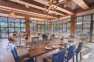 Un restaurante o sitio para comer en Bahia Principe Grand Punta Cana - All Inclusive