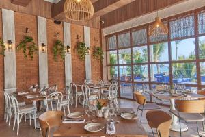 Un restaurante o sitio para comer en Bahia Principe Grand Punta Cana - All Inclusive