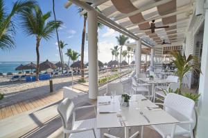 מסעדה או מקום אחר לאכול בו ב-Bahia Principe Grand Bavaro - All Inclusive