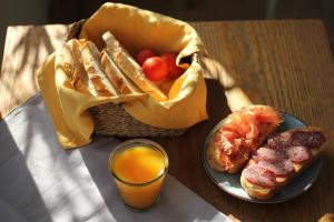 Eten bij of ergens in de buurt van het hotel

