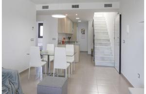 Kuchnia lub aneks kuchenny w obiekcie MyFlats Luxury Arenales