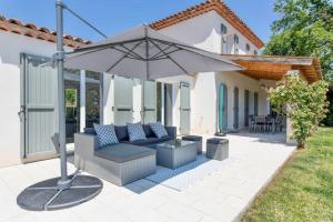 Galería fotográfica de Côte d'Azur, Villa New Gold Dream with heated and privat pool, sea view en Le Rouret