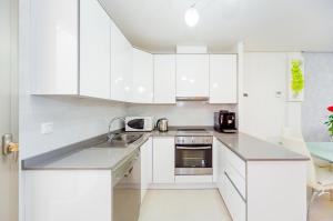 Fotografie z fotogalerie ubytování Holiday Home in Residence KOMA v destinaci Torrevieja