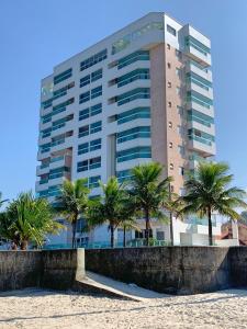 Gallery image of Apartamentos Residencial Lara - FRENTE AO MAR - WIFI - CHURRASQUEIRA NA VARANDA in Mongaguá