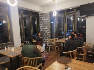 Tetamu yang menginap di Ludrong Hotel