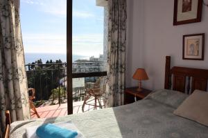 A balcony or terrace at Bahia 58 Apartments Casasol
