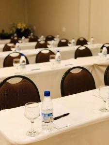 Área de negócios e/ou sala de conferências em Viale Tower Hotel mais 37 fotos