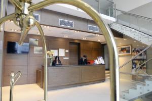 a view of the lobby of a dental office at Hotel Stanford in Santiago