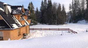 Góralski Domek Sucha Woda v zime