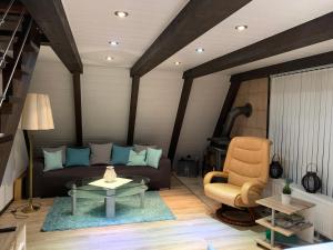 Posezení v ubytování Natur Pur - Waldurlaub im Tiny House