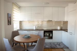 Köök või kööginurk majutusasutuses Novi Pazar Apartman lux