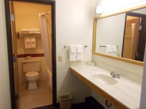 Bagno di Boarders Inn and Suites by Cobblestone Hotels - Ripon