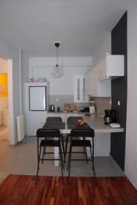 Gallery image of Black & Yellow Apartment at City Center in Ioannina