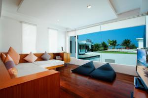 Gallery image of La Flora Resort Patong - SHA Extra Plus in Patong Beach