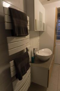 Koupelna v ubytování Appartement tout confort, avec terrasse + 19 fotografií