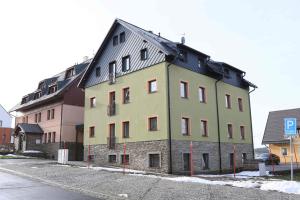 Budova, v ktorej sa apartmánový hotel nachádza