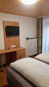 Postel nebo postele na pokoji v ubytování Gasthof Rose