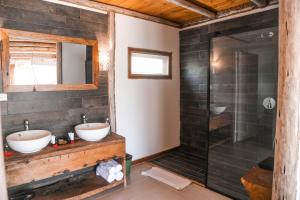 Um banheiro em Fruit & Spice Wellness Resort Zanzibar