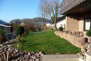 A garden outside Fewo Bodenwerder