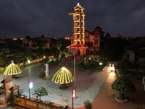Bazén v ubytování Viet Huong Hotel nebo v jeho okolí