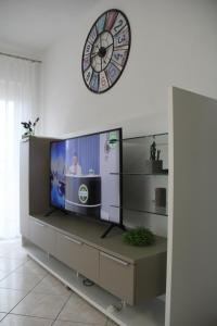 Televízia a/alebo spoločenská miestnosť v ubytovaní Apartment Zarko