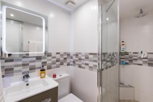A bathroom at Beach Front Apartment-1st Line