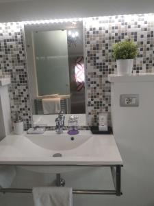 Afbeelding uit fotogalerij van H5-5H Luxury Room in Maranello