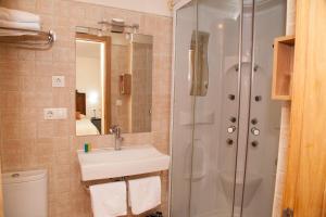 Un baño de Hotel Boa Vila