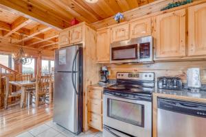 Gallery image of Sweet Surrender in Pigeon Forge +32 photos