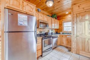 Gallery image of Sweet Surrender in Pigeon Forge