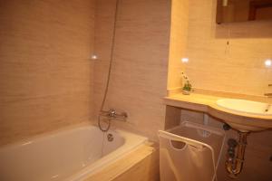 Ein Badezimmer in der Unterkunft Penthouse Luxury Faro Casasol