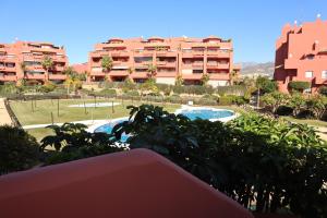 Der Swimmingpool an oder in der Nähe von Penthouse Luxury Faro Casasol