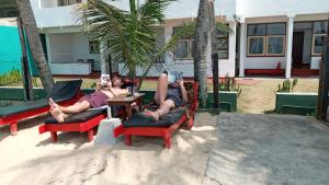 Gostje med bivanjem v nastanitvi New SeaSide Inn Hikkaduwa
