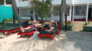Gostje med bivanjem v nastanitvi New SeaSide Inn Hikkaduwa