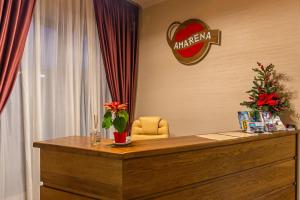 Certifikát, hodnocení, plakát nebo jiný dokument vystavený v ubytování Amarena SPA Hotel - Breakfast included in the price Spa Swimming pool Sauna Hammam Jacuzzi Restaurant inexpensive and delicious food Parking area Barbecue 400 m to Bukovel Lift 1 room and cottages