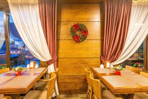Fotografie z fotogalerie ubytování Amarena SPA Hotel - Breakfast included in the price Spa Swimming pool Sauna Hammam Jacuzzi Restaurant inexpensive and delicious food Parking area Barbecue 400 m to Bukovel Lift 1 room and cottages v destinaci Bukovel
