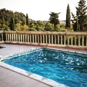 Swimmingpoolen hos eller tæt på Primavera