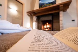 Borgo Degli Angeli Resort e Spa客房内的一张或多张床位