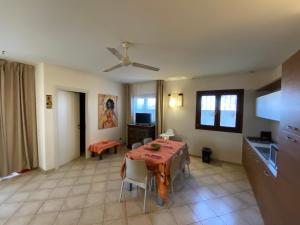 Μια τηλεόραση ή/και κέντρο ψυχαγωγίας στο Zen House Tropical