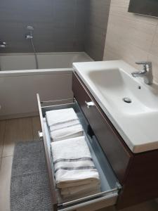 Bilik mandi di Bovisa New Apartment