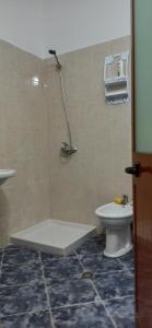 Ένα μπάνιο στο Lovely Apartment 2