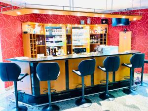 Lounge nebo bar v ubytování DUA Hotel