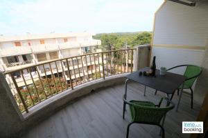 Afbeelding uit fotogalerij van Experience Internacional Salou - Climatizado con piscina in Salou