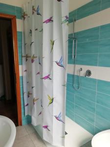 Bilik mandi di CASA VACANZE MARE +43 gambar