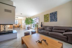 Χώρος καθιστικού στο Maison avec piscine 8 couchages entre Annecy et Aix les bains